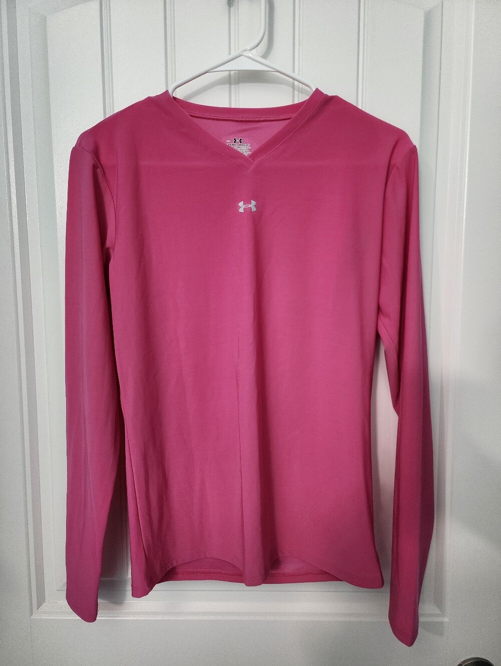 Under Armour *Flawed* Pink Long Sleeve V-Neck Athletic Top, Size XL